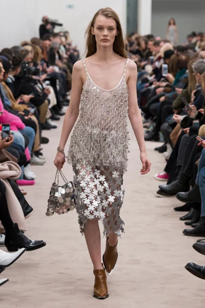 Look 3